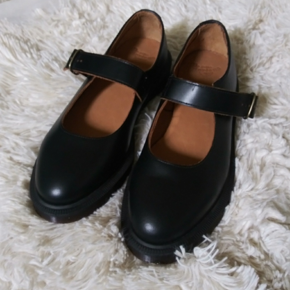NWOT Dr. Martens Indica Shoes size 7